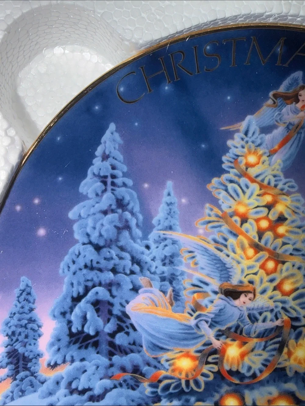Avon 2005 Decorative Holiday Plate - with 22K Gold trim.